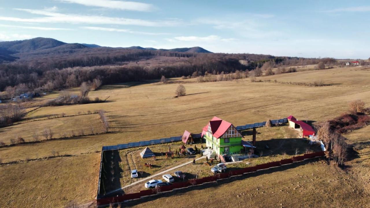 La Capra Vecinului Villa Oglinzi Екстериор снимка